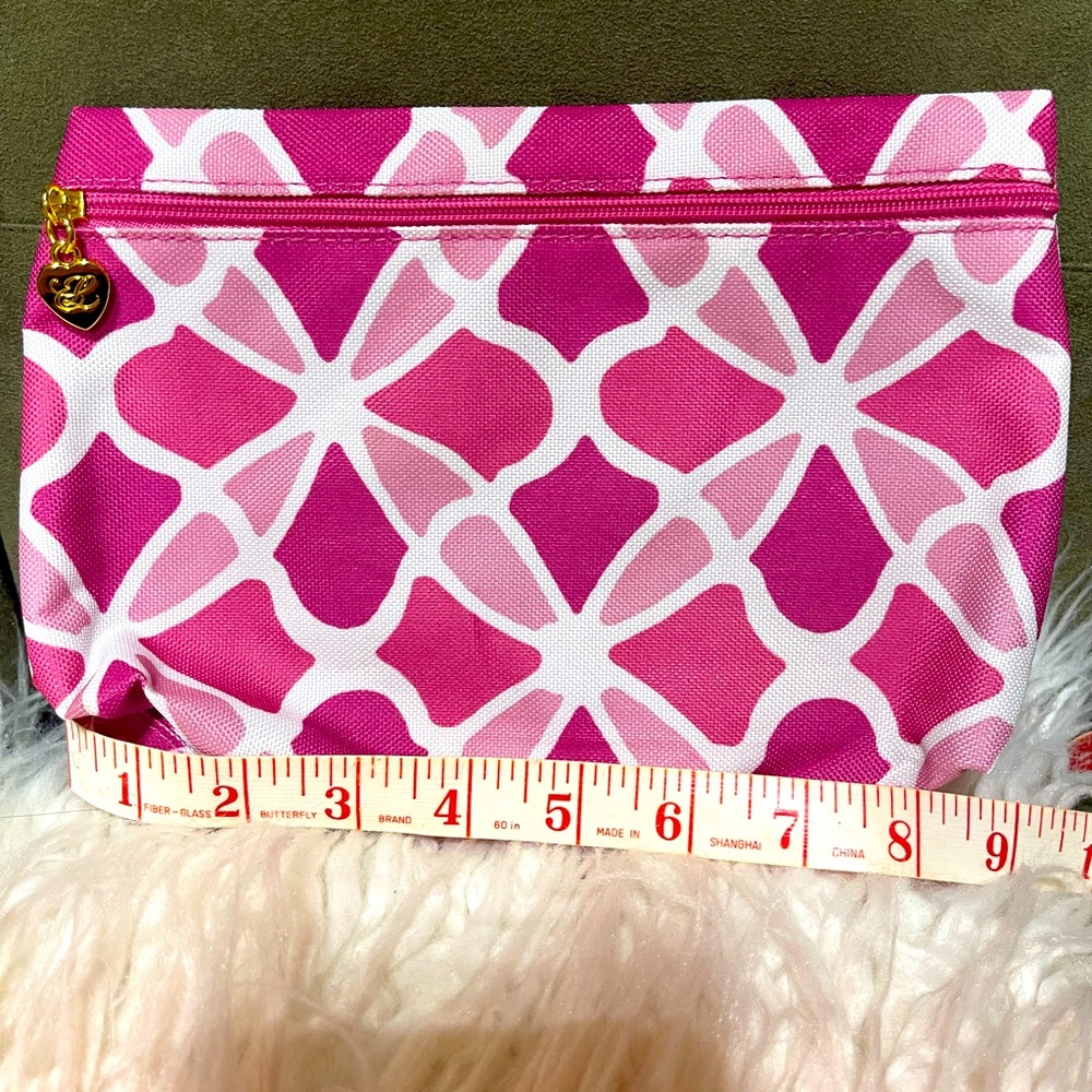 New Estée Lauder cosmetics bag.  One size.